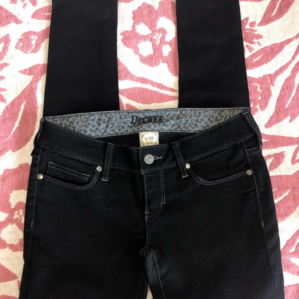 Dark black skinny jeans